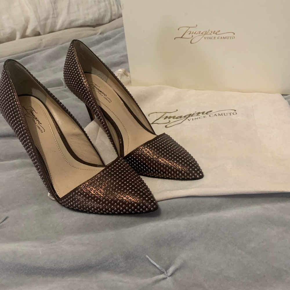 Imagine Vince Camuto  Classic pump